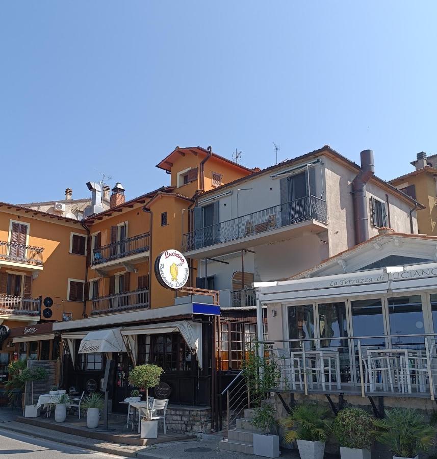 פסיניאנו סול טרסימנו The View - Sunset & Relax - Suite - Appartamenti Vista Lago מראה חיצוני תמונה